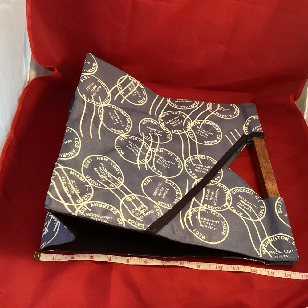 Holiday Fair 1978 tote bag with wood handles - Picture 7 of 11